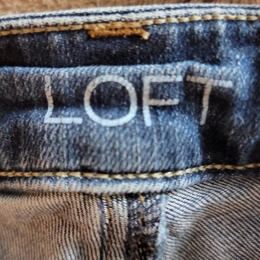 Ann Taylor Loft jeans size 00, curvy skinny, medium light wash. #173424